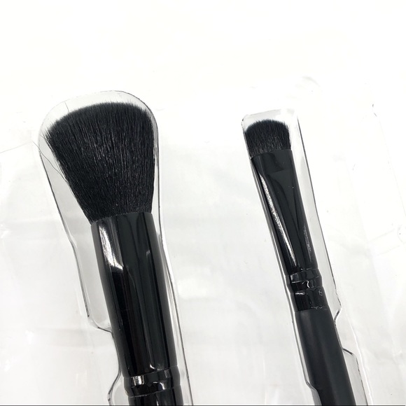 ELF Essential Brush Set - Powder + Eyeshadow Brush - Picture 6 of 6